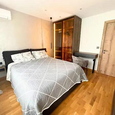 Stylish Getaway 1bdr Near Mall And Metro Station Apartment *