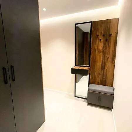 Stylish Getaway 1bdr Near Mall And Metro Station Apartment
