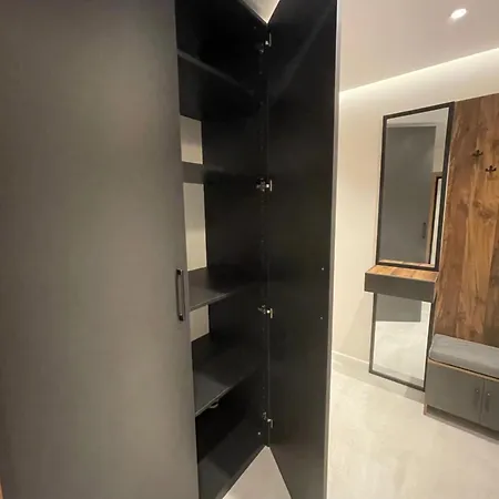 Stylish Getaway 1bdr Near Mall And Metro Station Sofia