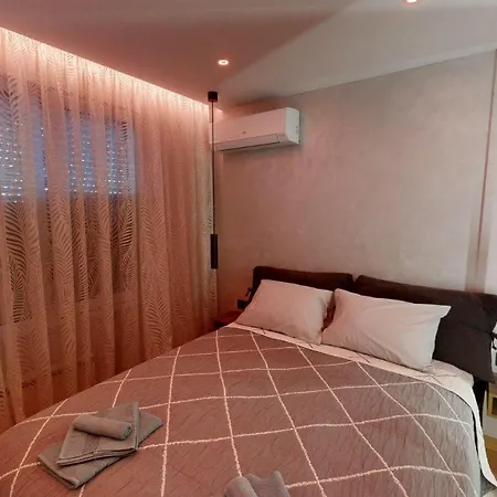 Stylish Getaway 1bdr Near Mall And Metro Station Apartamento Sófia